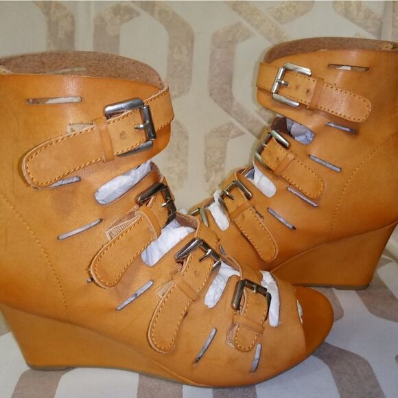 Rue 21 etc! Tan leather strap up wedges, size 7/8M - Picture 2 of 11